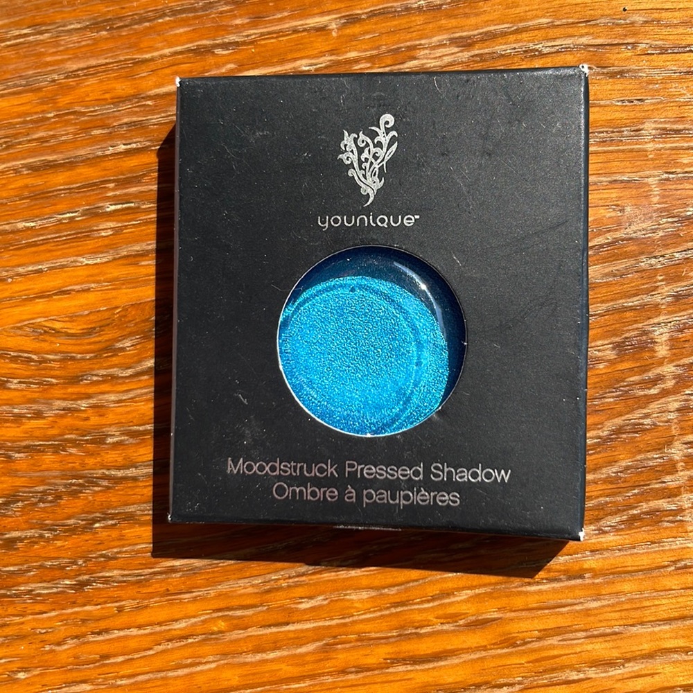 Younique Shadow
